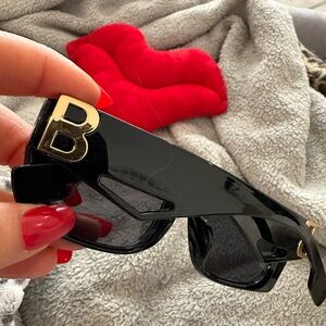 B Fashion Trendy black sunglasses! NEW!